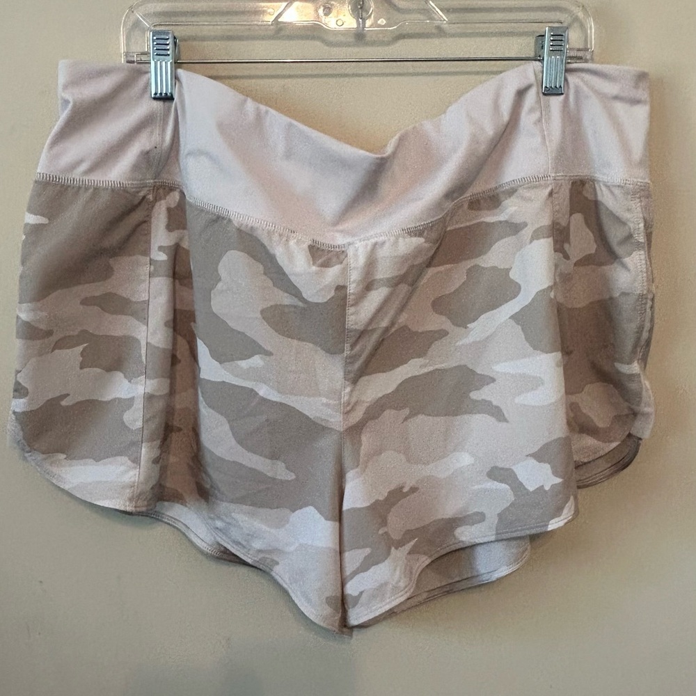 Athleta Shorts Womens Gray Camo Hustle 3" Lined Gym Running Workout Size 1X‎
